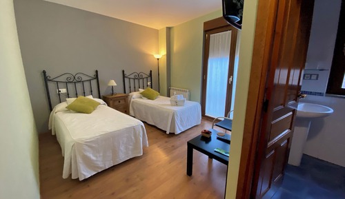 Superior Twin Room, Mountain View