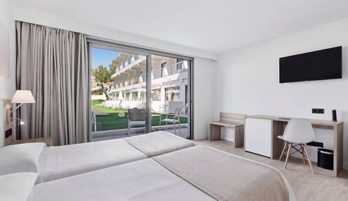 Premium Room, Pool Access