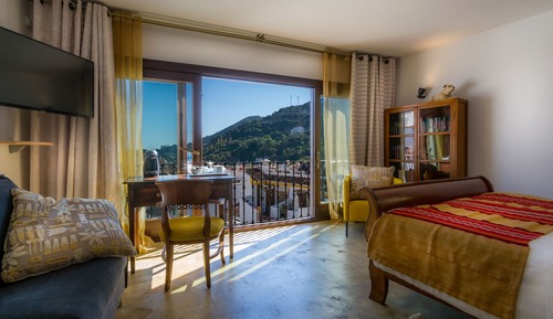 Panoramic Room (Family)