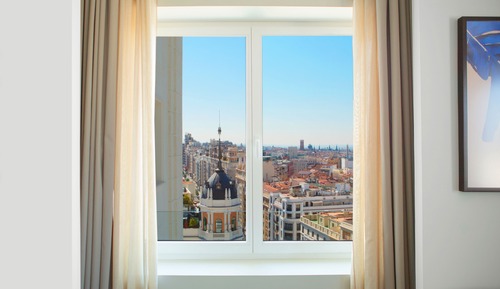Deluxe Room, City View (Superior King)