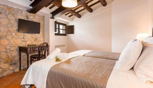 Basic Double Room (Padrina)