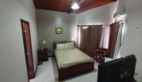 Room, Balcony