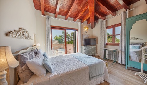 Deluxe Room, Balcony
