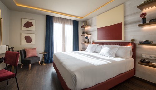 2 Connected rooms