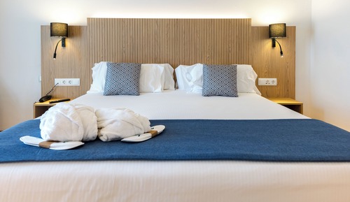 Double Room with Extra-Large Bed (Spa Access)