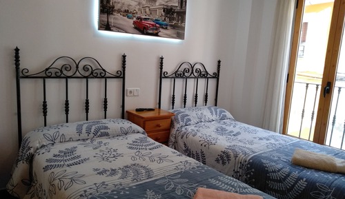 Traditional Apartment, 2 Bedrooms, Kitchen, Tower