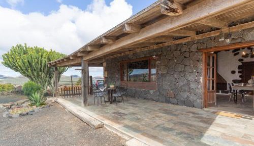 Villa with Garden View
