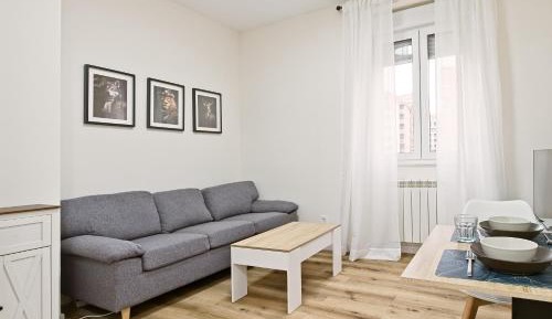 Two-Bedroom Deluxe Apartment with Garden View