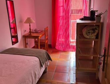 Single Room with Shared Bathroom