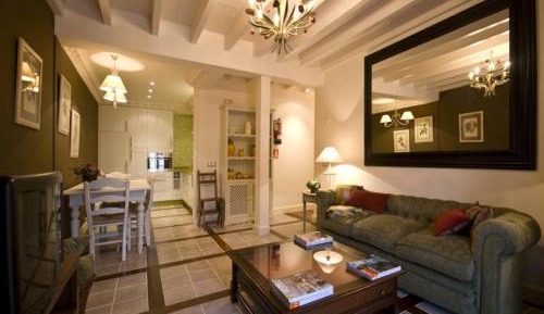 Two-Bedroom House (4 Adults)