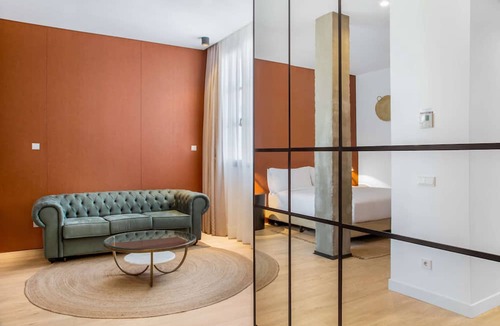 Golden Triangle of Art Hotel | Atocha Hotel Madrid, Tapestry Collection by Hilton