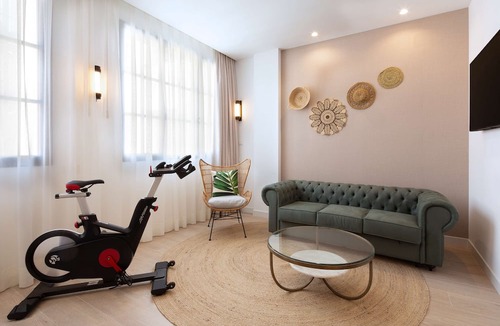 Golden Triangle of Art Hotel | Atocha Hotel Madrid, Tapestry Collection by Hilton