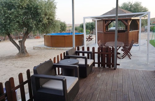 Morata de Tajuna House | Cuchifarm accommodation near Warner Bros.