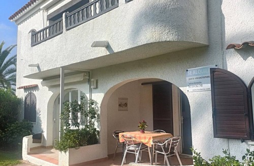 Molinell Apartment | Seaside apartment with terrace and garden view
