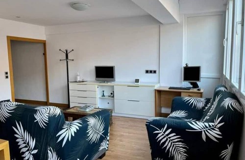 El Port Apartment | Large Apartment Near Fira and City Center