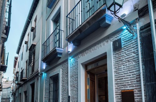 Central District Hotel | Hotel Boutique Escudo del Carmen