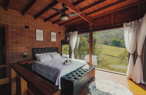 Paraisopolis Ski Chalet | Brakiarias Home Stay