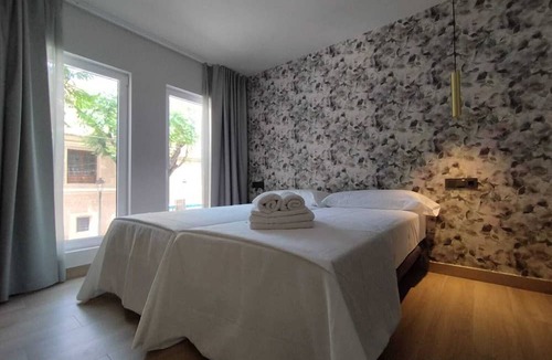 Totana Hostel | Plaza Hostel Rooms