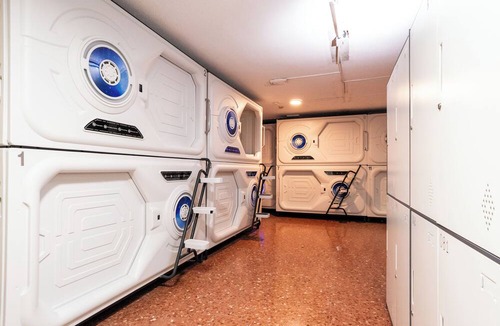 Benalua Hotel | Just Hostel Capsules