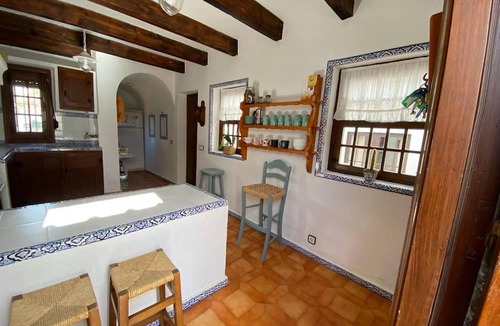 Carboneras House | Spacious holiday home with private garden
