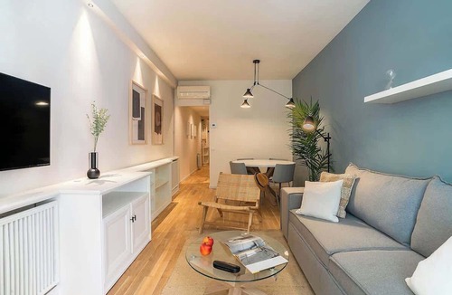 El Parc i la Llacuna del Poblenou Apartment | Stunning 3-Bedroom near City Center & Beach