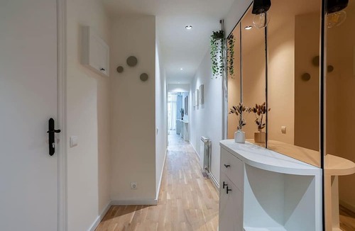 El Parc i la Llacuna del Poblenou Apartment | Stunning 3-Bedroom near City Center & Beach