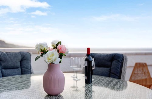 Los Realejos Apartment | Apartment "Casa Hola Mar" Directly on the Coast with Infinity Sea View