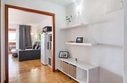 Costa Teguise Apartment | Vacation Apartment 'Casa Las Palmeras' with Shared Pool, Private Terrace and Wi-Fi