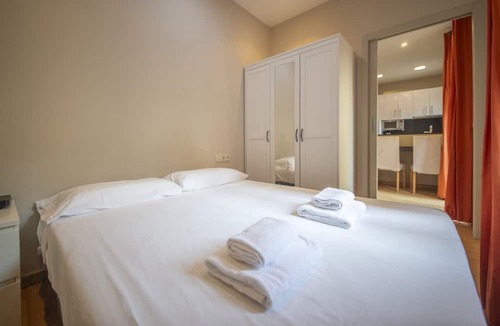 Barceloneta Apartment | 2 bed apartment in Barceloneta steps from the beach