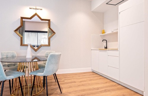 Triana Apartment | Genteel Home Betis VI
