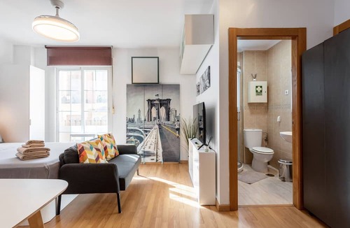 La Goleta Apartment | Studio Apartment 'La Casa De La Muralla' with Balcony, Wi-Fi and Air Conditioning