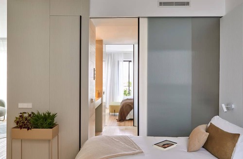 Cortes Apartment | 60 Balconies Iconic
