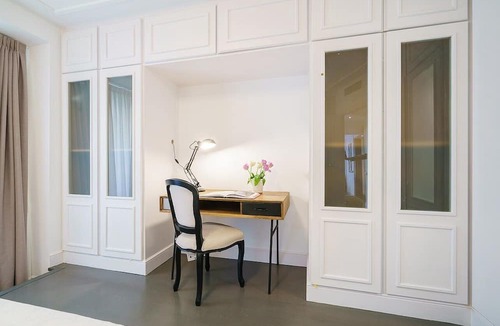 Chueca Apartment | In chueca by Gran via 1130 SQF 105 - SM big apartment with view, Super center
