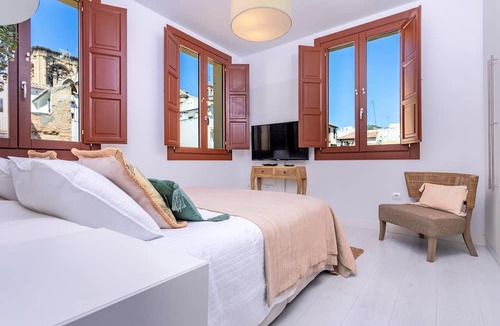 Central District Apartment | Genteel Home Zacatin 303