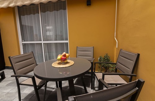 Los Cristianos Apartment | HomeForGuest Ático Cecilia con terraza y vistas al mar en Los Cristianos