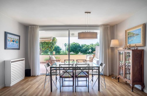 Sant Andreu de Llavaneres Apartment | BAIX BALIS accommodation for families. Beach 5 minutes walking