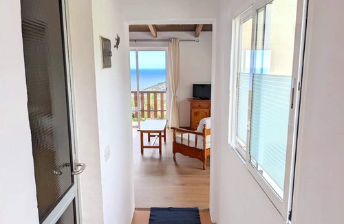 Las Arenas Apartment | Apartment on a green finca with views of the sea and the mountains