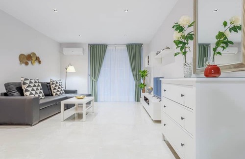 Los Remedios Apartment | EXCLUSIVE APT 2 BED-2 BATHROOMS-BRIGHT. HIGH QUALITIES. WIFI-A/C