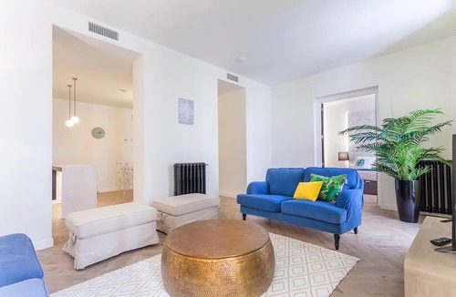 Embajadores Apartment | Experience Madrid in style. Where comfort meets Madrid!