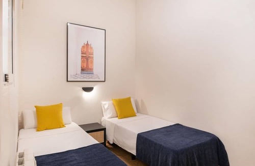 L'Antiga Esquerra de l'Eixample Apartment | Sunny central apartment with a 100m2 city oasis
