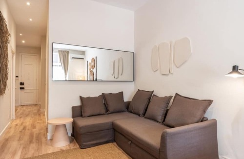 L'Antiga Esquerra de l'Eixample Apartment | Sunny central apartment with a 100m2 city oasis