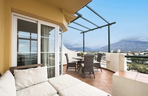 Nueva Andalucia Apartment | Senorio Giraldo | Seaside Sunset Apartment Pools