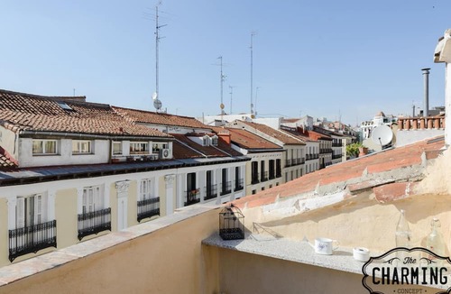 Justicia Apartment | Argensola Center - 2-Bedroom Apartment with Terrace