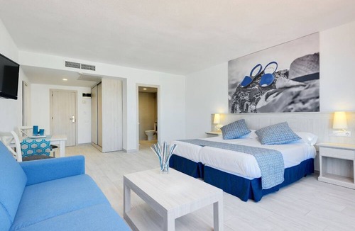 Cala'n Bosch Apartment | Aparthotel Marinda Garden