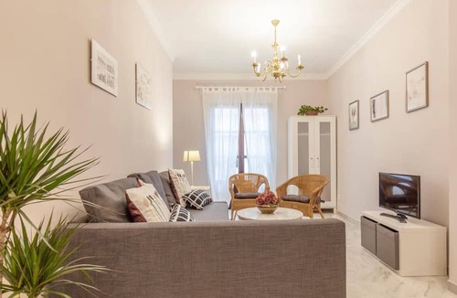 San Bartolome Apartment | Elegant 2 BR in the heart of Seville.A/C/WIFI AV
