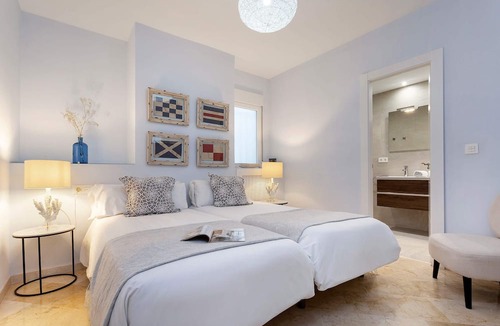 Centro - Sagrario Apartment | Genteel Home Tablas - Four Bedroom Apartment, Sleeps 8