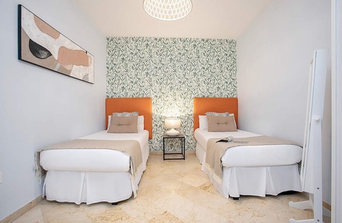 Centro - Sagrario Apartment | Genteel Home Tablas - Four Bedroom Apartment, Sleeps 8
