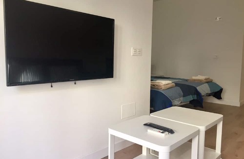 Old Town Apartment | Next to the Roman Bridge and the Casa Lis