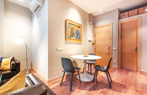 Embajadores Apartment | Center of Madrid. Barrio Letras, Walk to Museums, Plazas and GranVia.