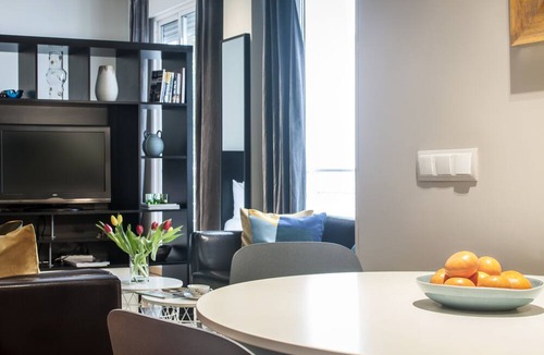 Embajadores Apartment | Center of Madrid. Barrio Letras, Walk to Museums, Plazas and GranVia.